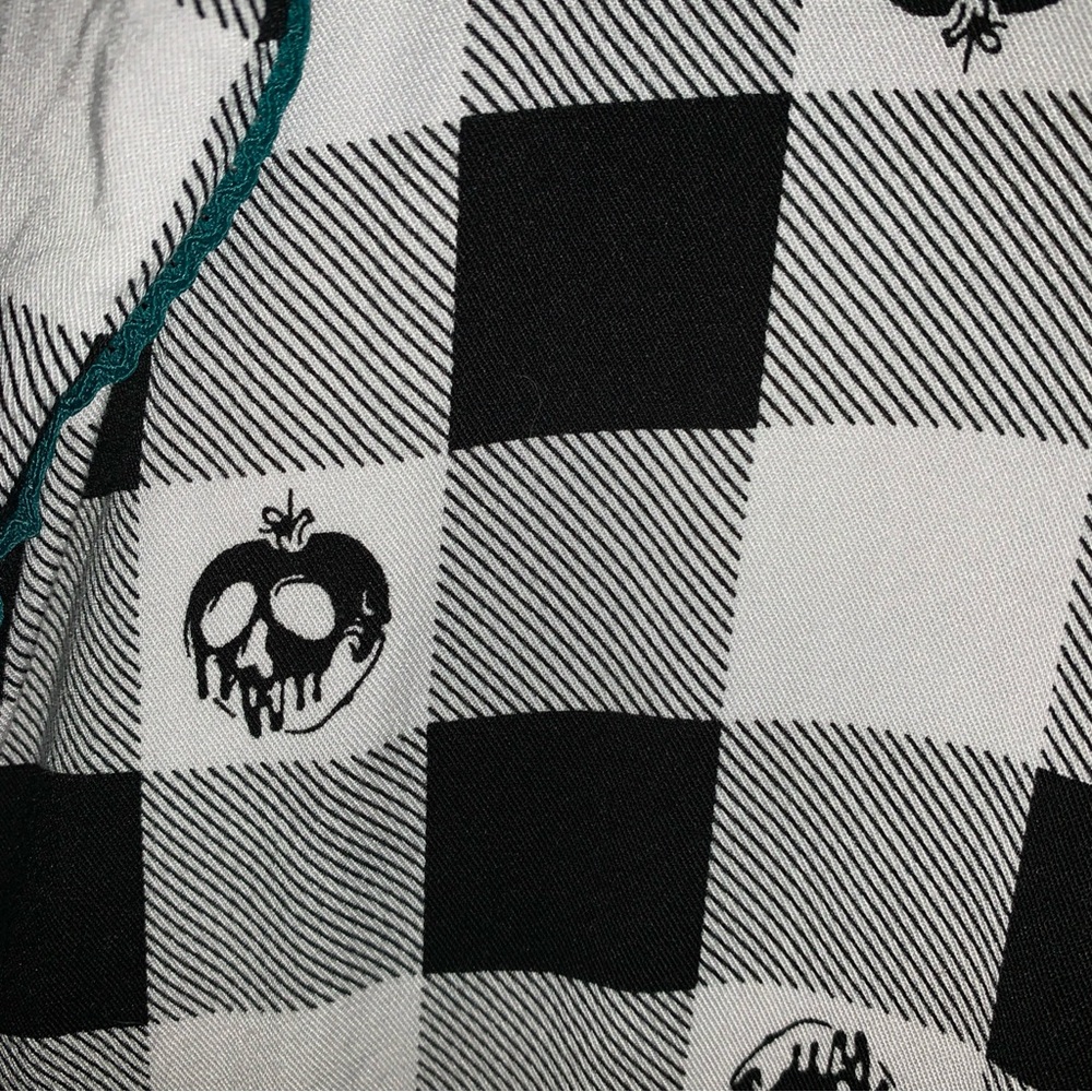 Disney Villains Torrid Poison Apple Sz 3 Women S Sleeve Button Up Collar Blouse - Picture 7 of 8
